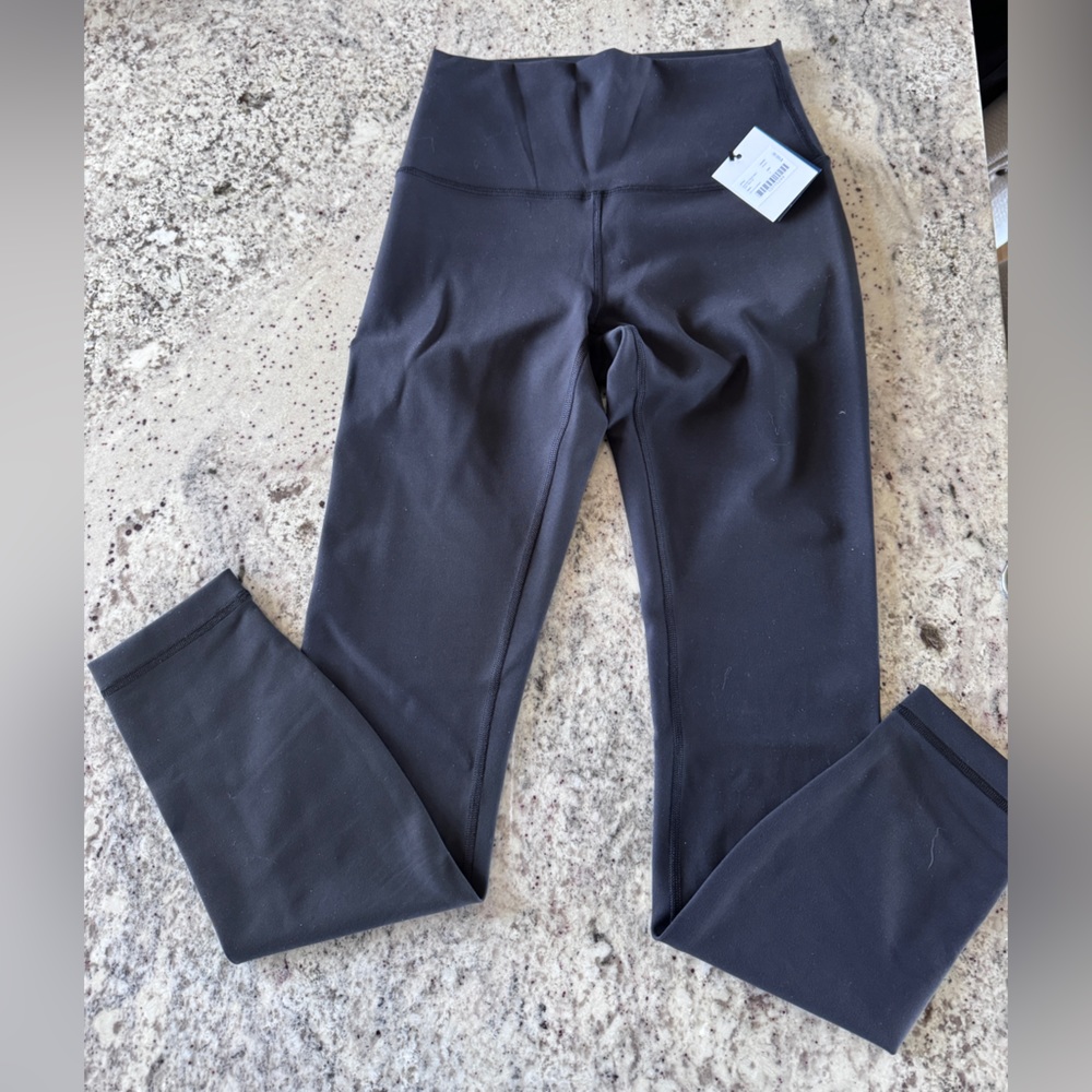 Lululemon wunder under high rise tight black size 4 NWT Club Pilates